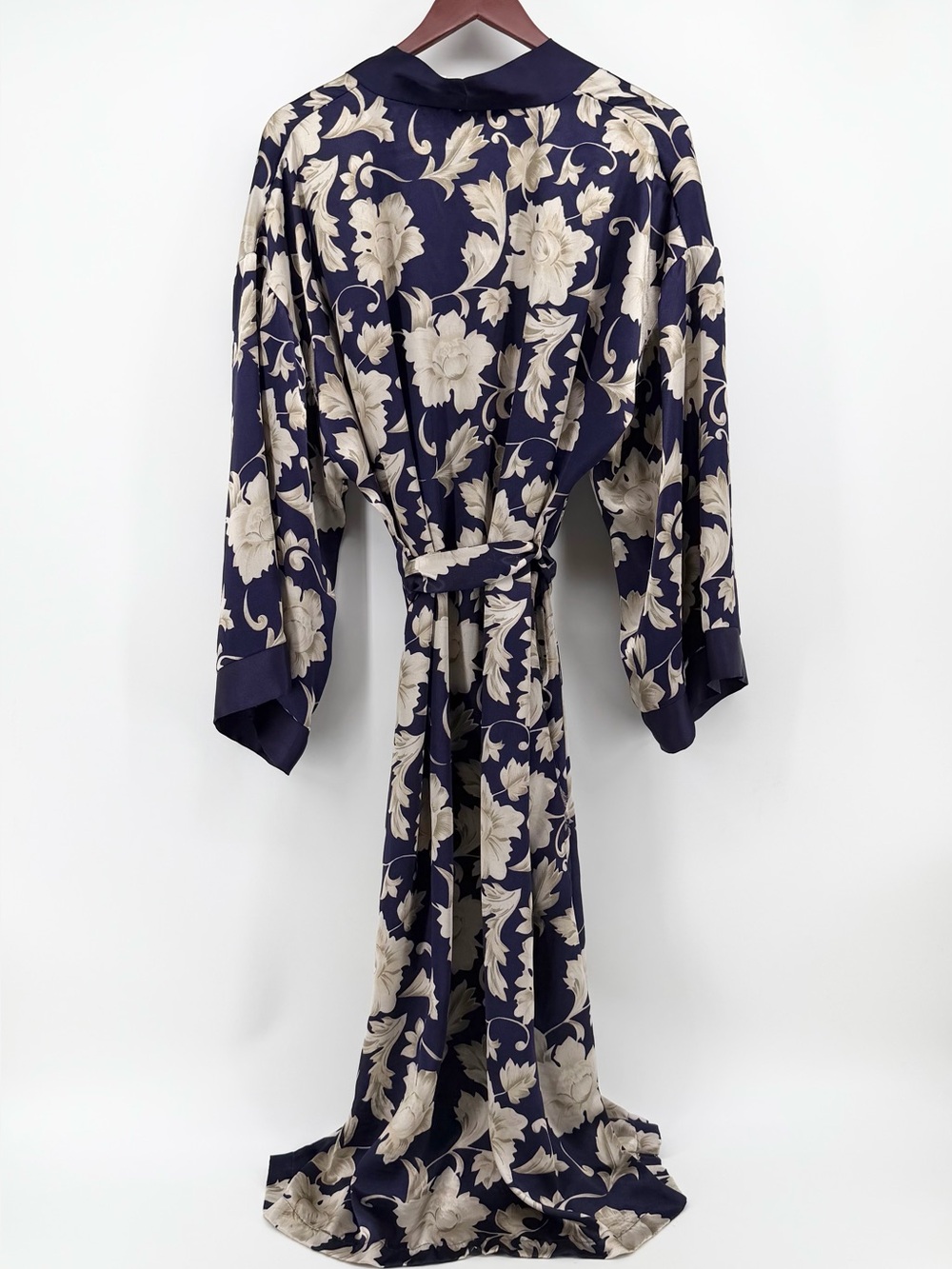 Vintage Adonna Medium Satin Floral Kimono Robe Purple Tan Grannycore Cottagecore - Picture 2 of 7